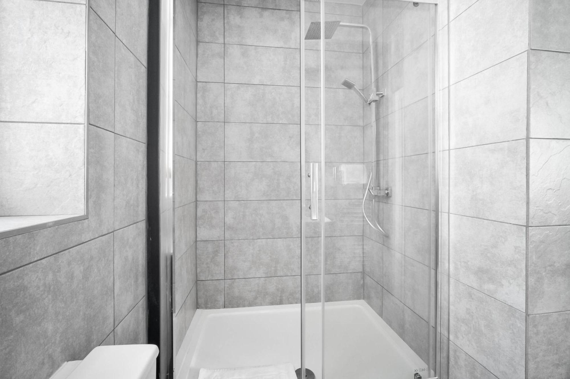 Luxe Apartment - Rowley Regis - Parking - Top Rated - Netflix - Wifi - 49Bg Cradley Heath Zewnętrze zdjęcie